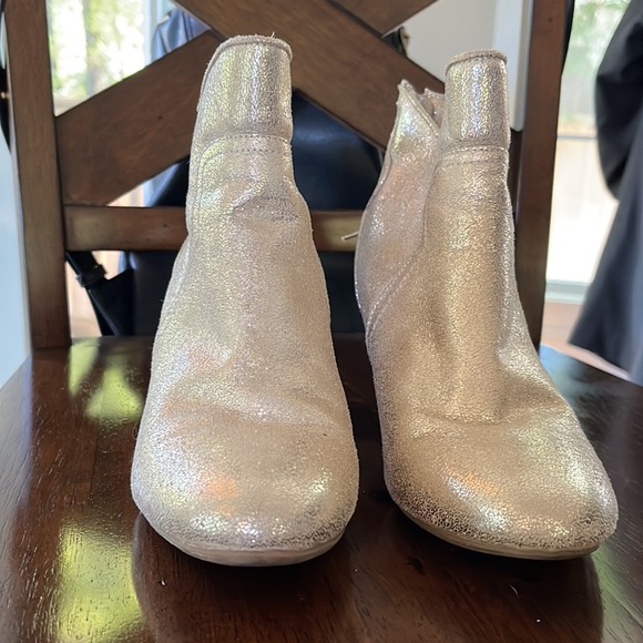 Size 7.5 wedge ankle boots . Brand “Report” . - Picture 3 of 4